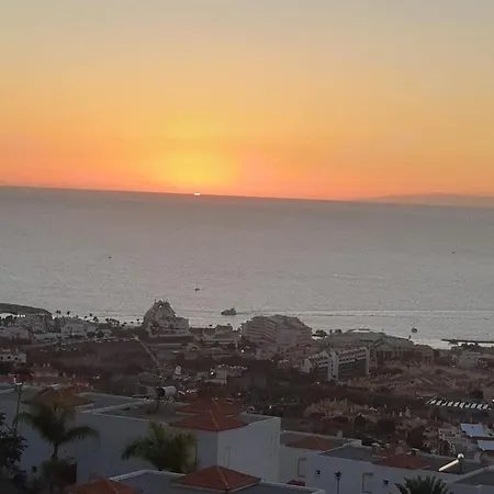2 Bedroom With Breathtaking View Of The Sea - Sunset * 아데제
